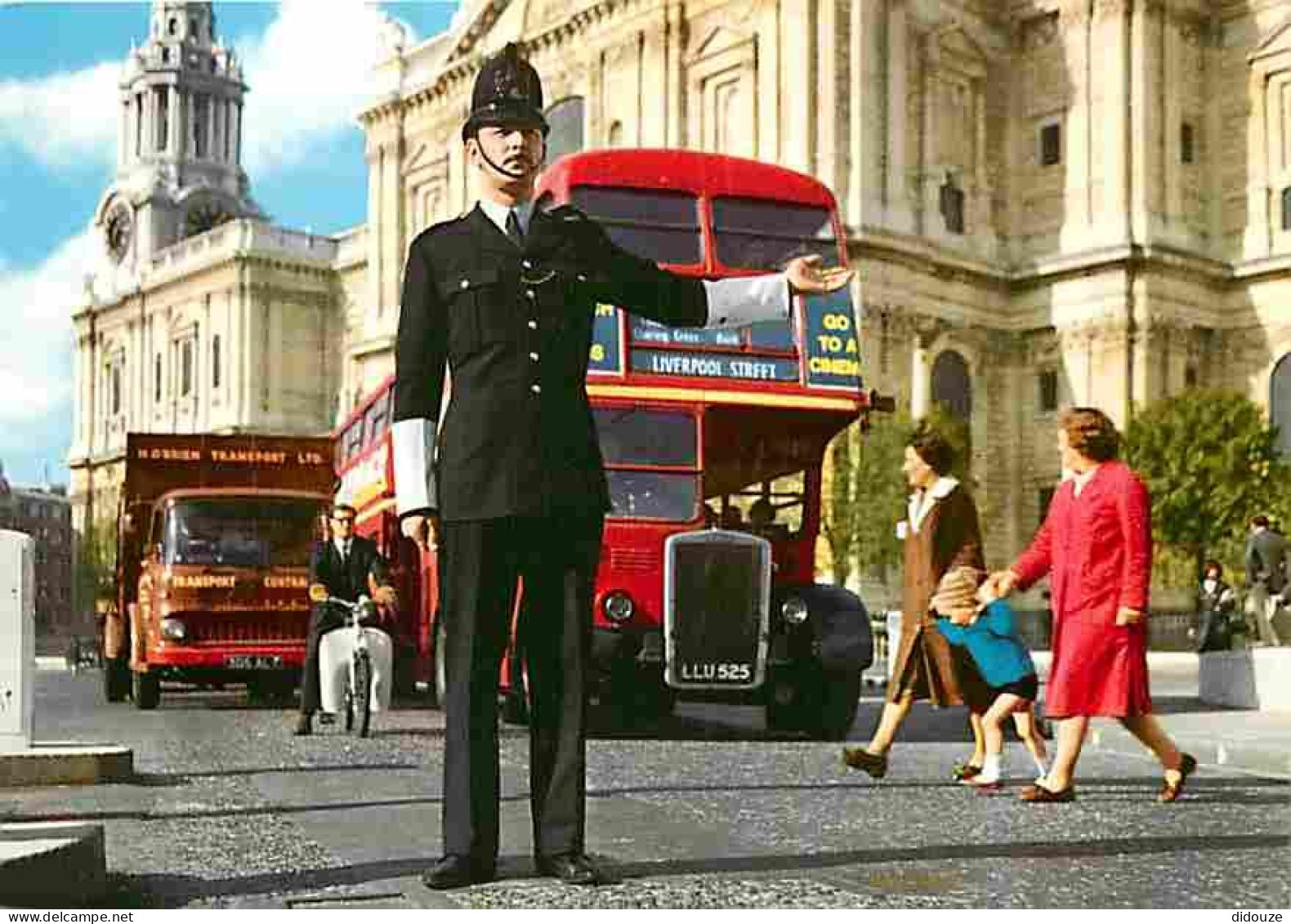 Automobiles - Bus - Autocars - Royaume-Uni - Londres - London - Policier - Carte Neuve - CPM - UK - Voir Scans Recto-Ver - Busse & Reisebusse