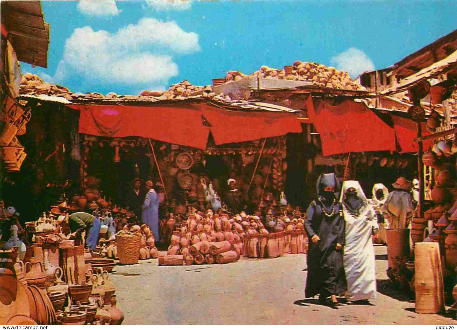 Maroc - Marrakech - Marchand De Poteries - Marché - CPM - Carte Neuve - Voir Scans Recto-Verso - Marrakesh