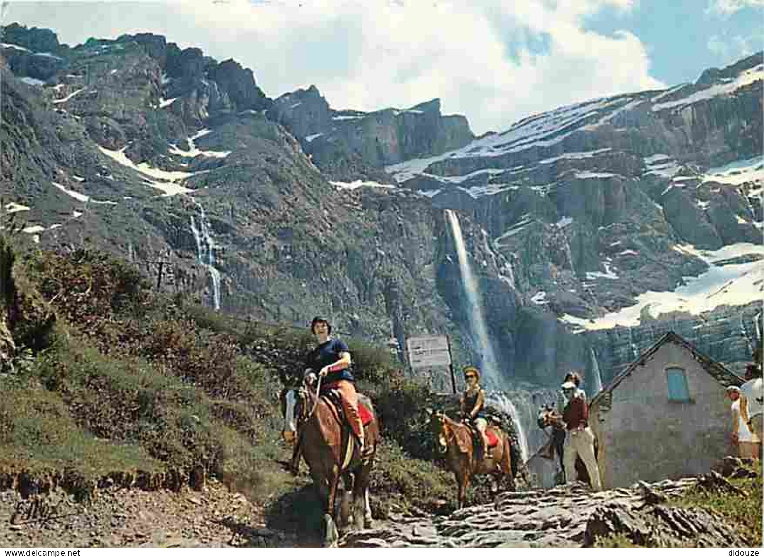 Animaux - Chevaux - Pyrénées - Cirque De Gavarnie Et Grande Cascade - CPM - Voir Scans Recto-Verso - Pferde