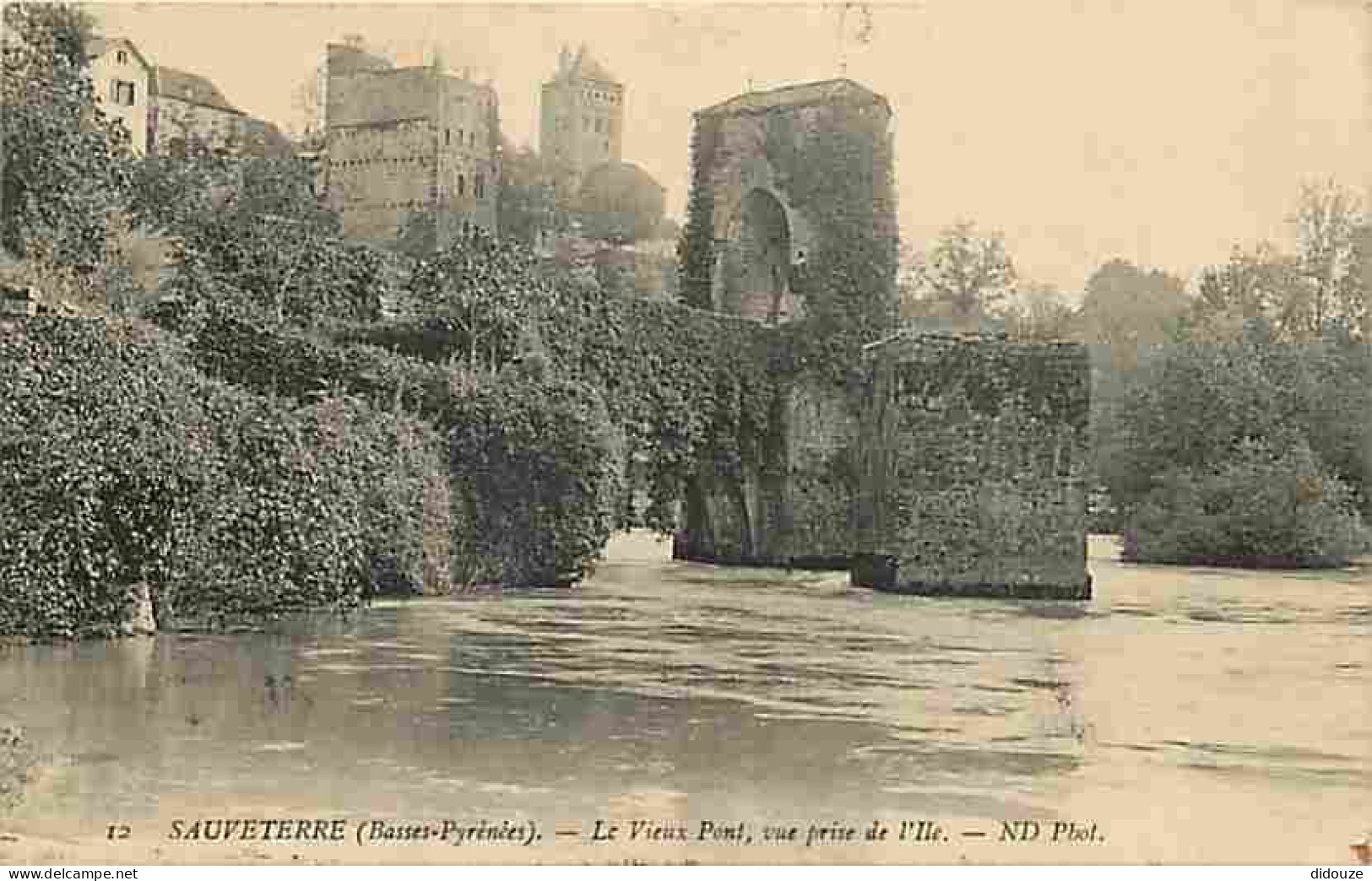 64 - Sauveterre De Béarn - Le Vieux Pont - Vue Prise De L'Ile - Oblitération Ronde De 1918 - Etat Léger Pli Visible - CP - Sauveterre De Bearn