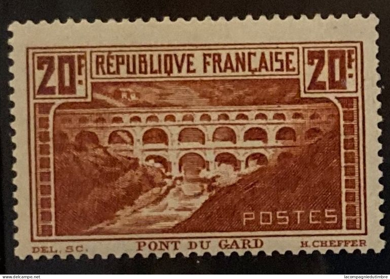 France Pont Du Gard YT N° 262 Neuf *. Gomme D'origine. TB - Ungebraucht