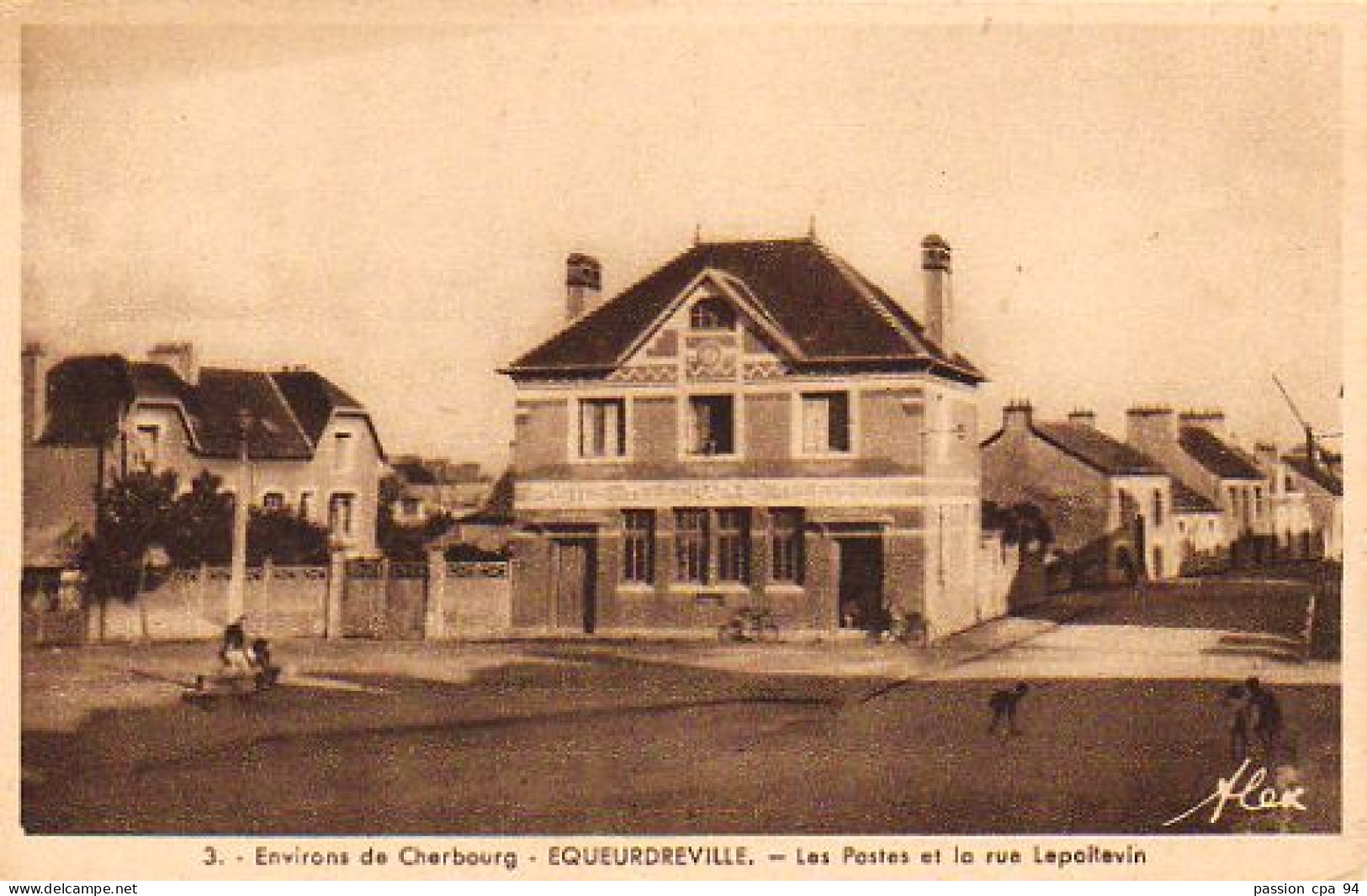 S16-017 Environs De Cherbourg - Equeurdreville - Les Postes Et La Rue Lepoitevin - Equeurdreville