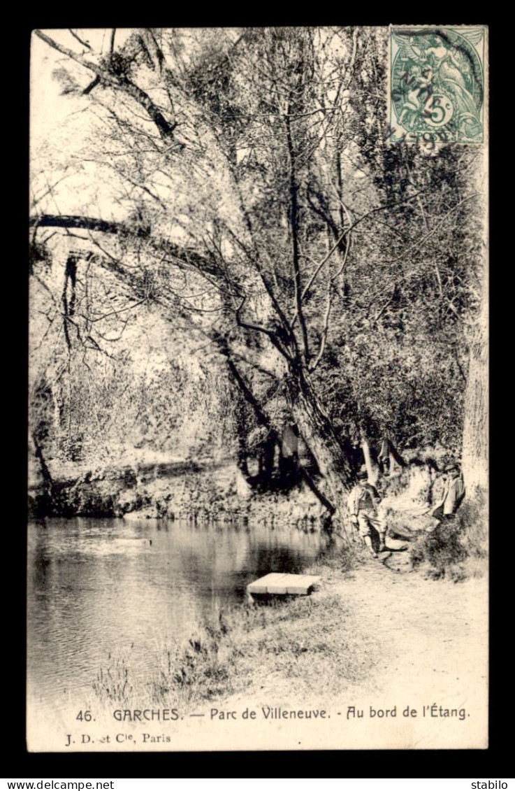 92 - GARCHES - PARC DE VILLENEUVE - AU BORD DE L'ETANG - Garches