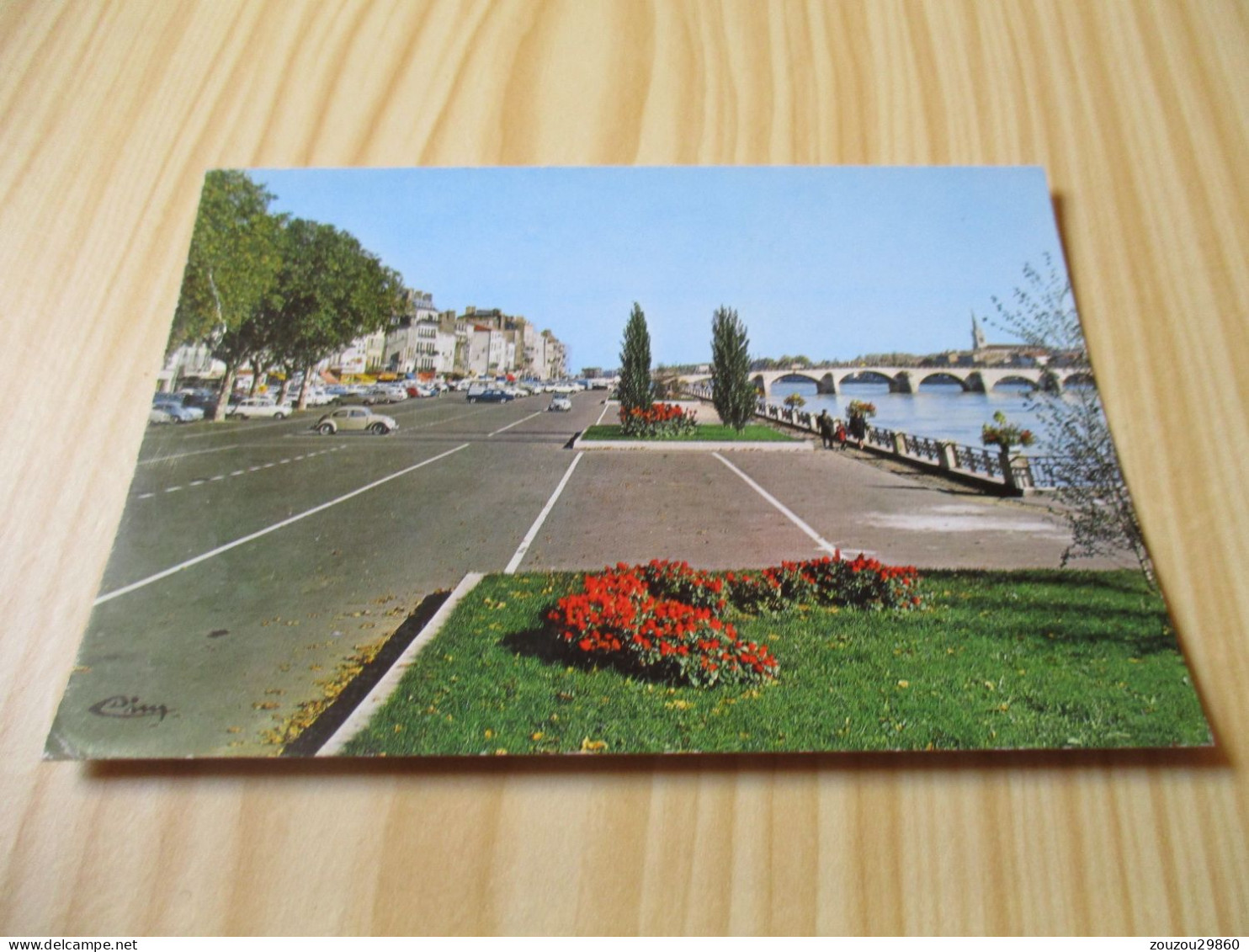 Macon (71).Quai Lamartine - La Saône Et Pont De St-Laurent. - Macon