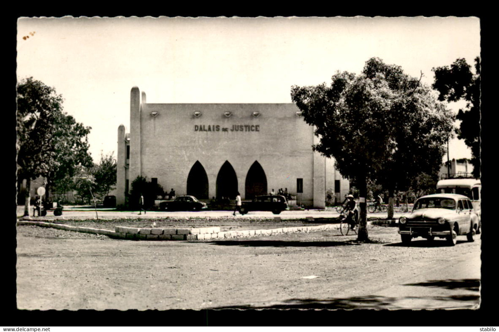 BURKINA FASO - OHAGADOUGOU - LE PALAIS DE JUSTICE - Burkina Faso