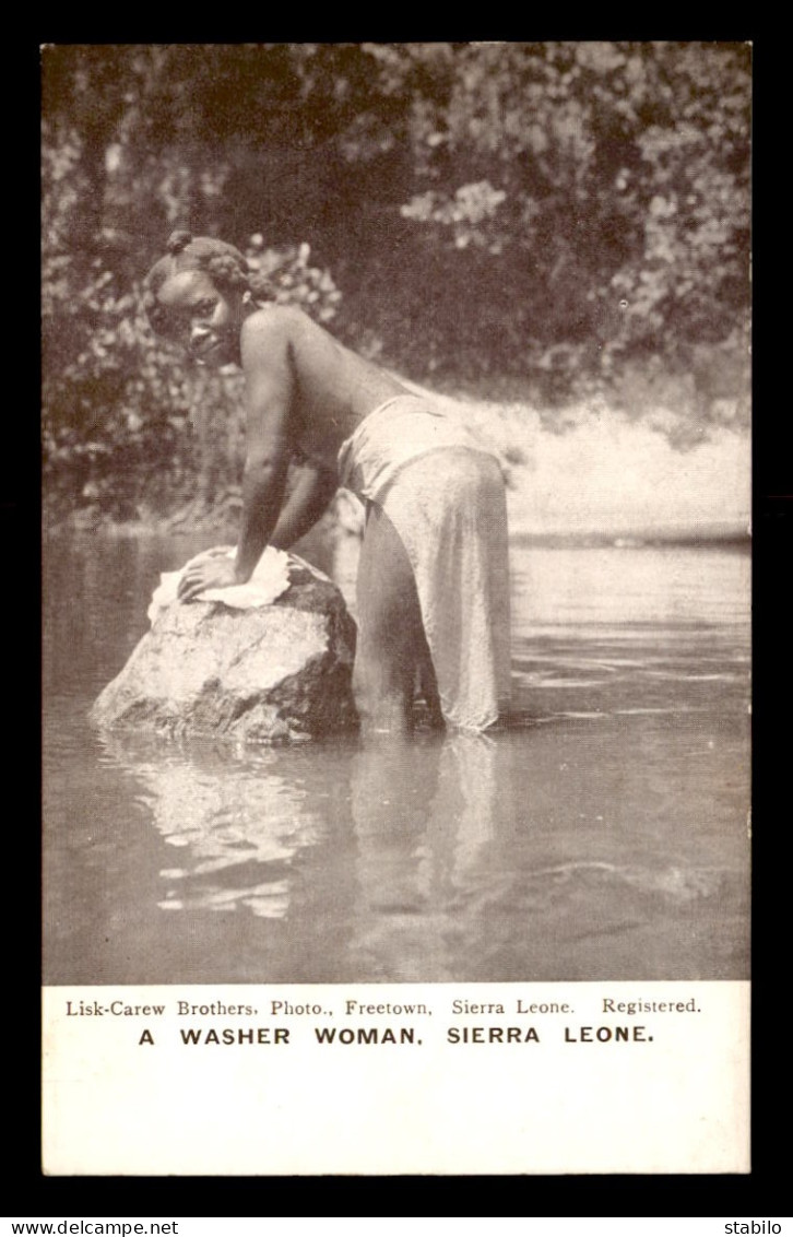 SIERRA-LEONE - A WASHER WOMAN - Sierra Leona