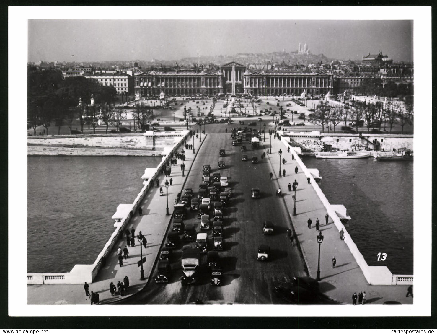 33 Photos Photographe inconnu,  vue de Paris, Strassen-Café, Strassenkünstler Gewichtheber, Marktszene, La Gare Nord 