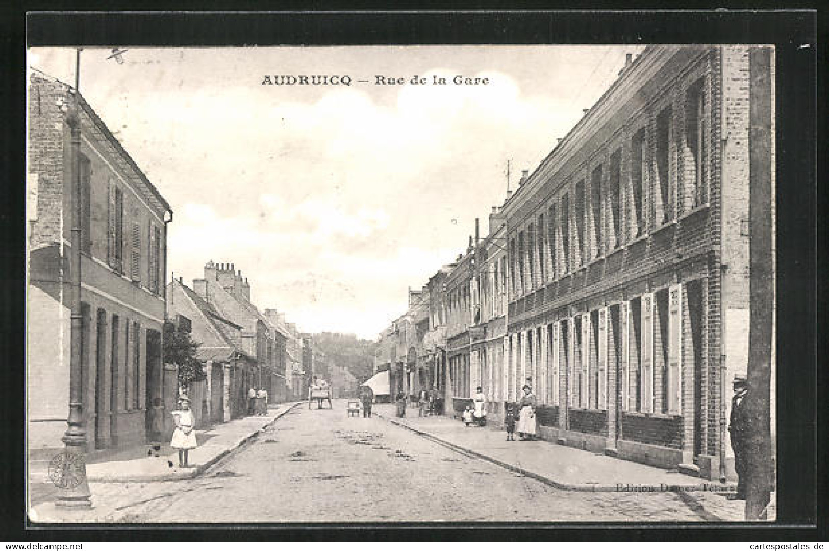 CPA Audruicq, Rue De La Gare  - Audruicq