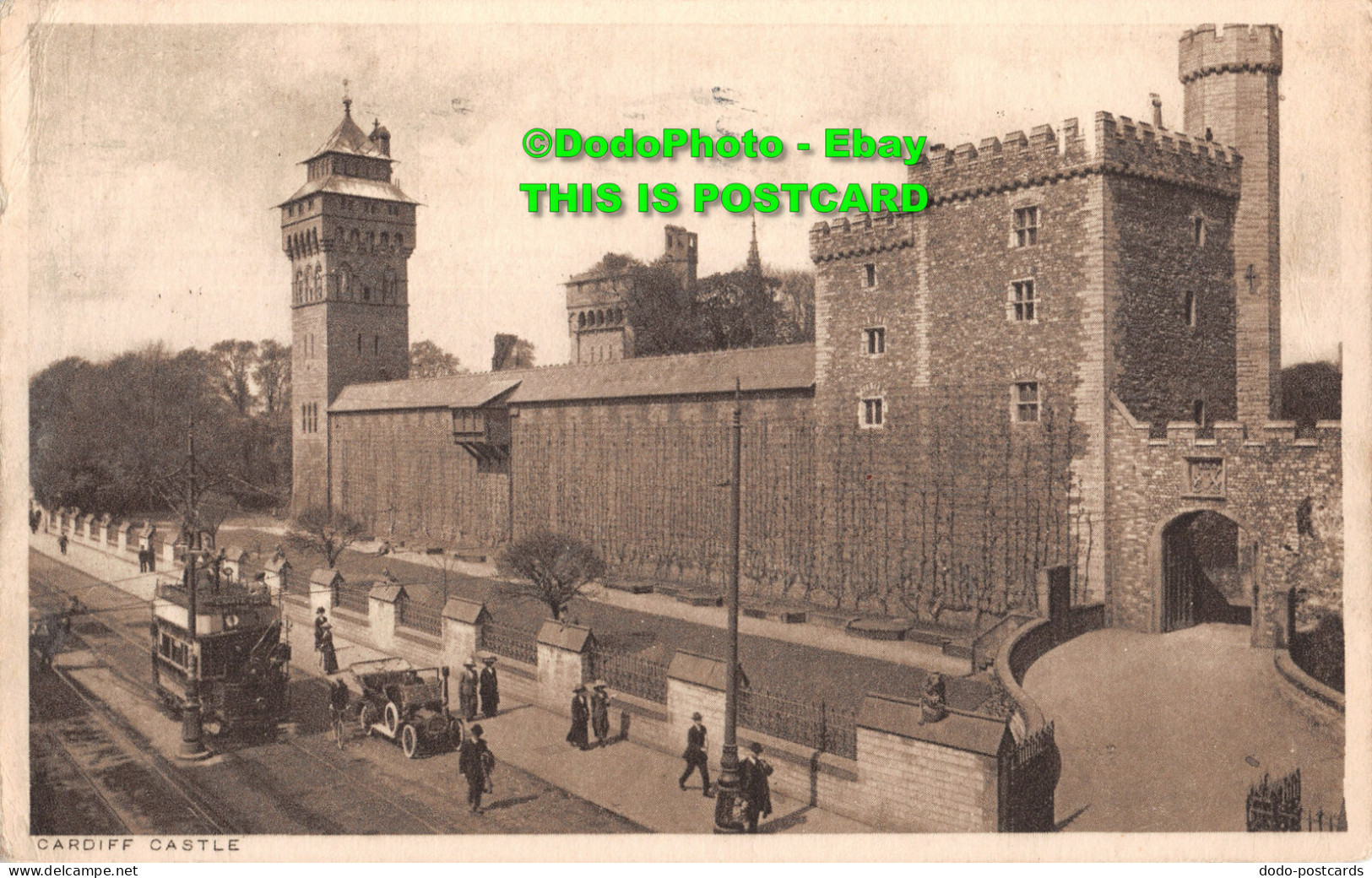 R398502 Cardiff Castle. Postcard - World