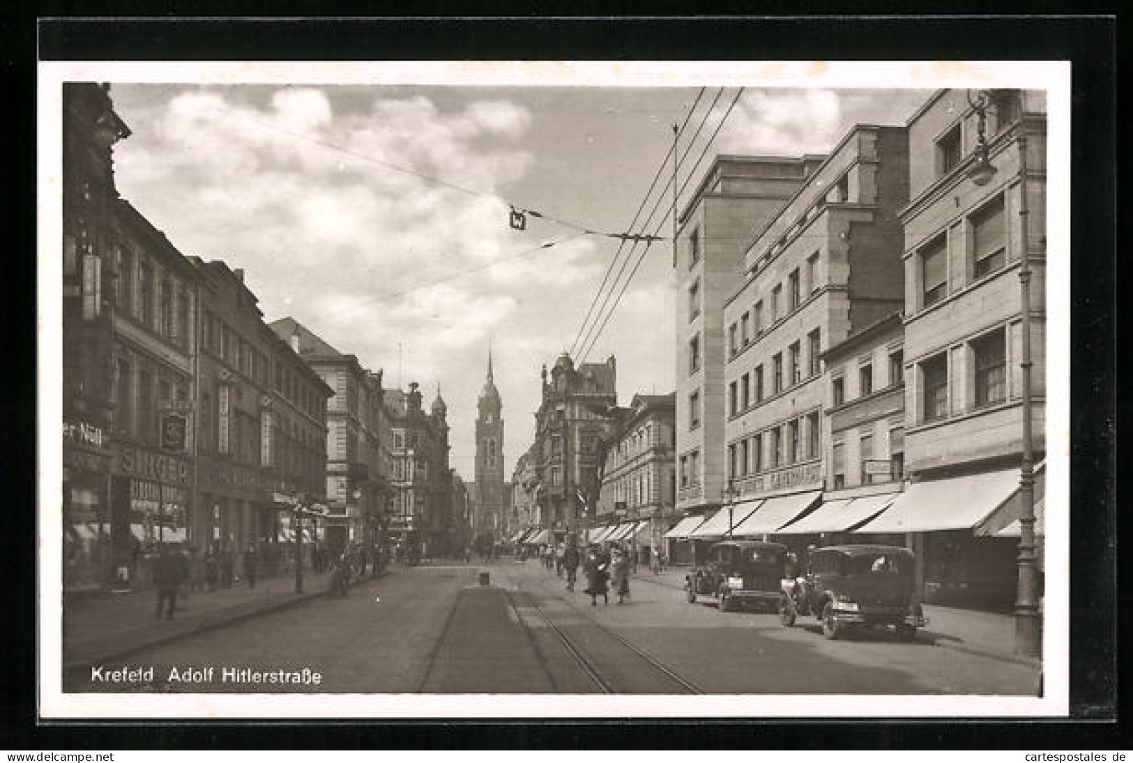 AK Krefeld, Strasse Mit Blick Zur Kirche  - Krefeld