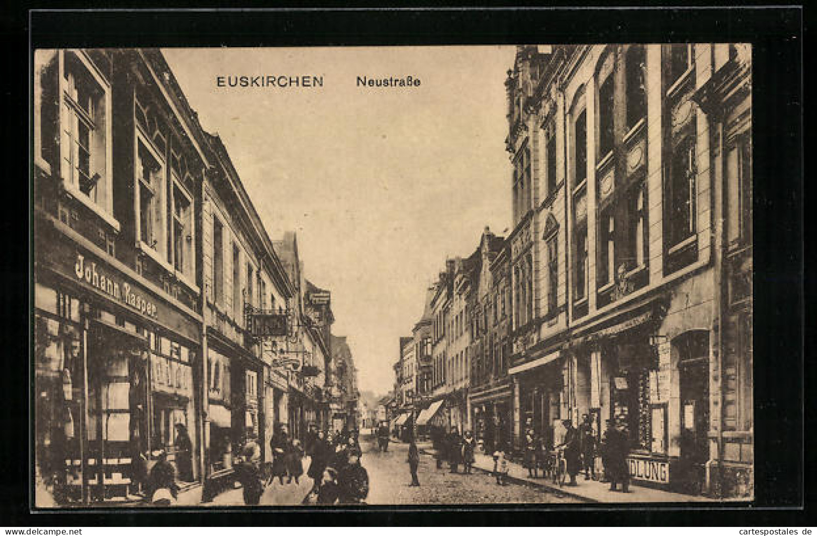 AK Euskirchen, Passanten In Der Neustrasse  - Euskirchen