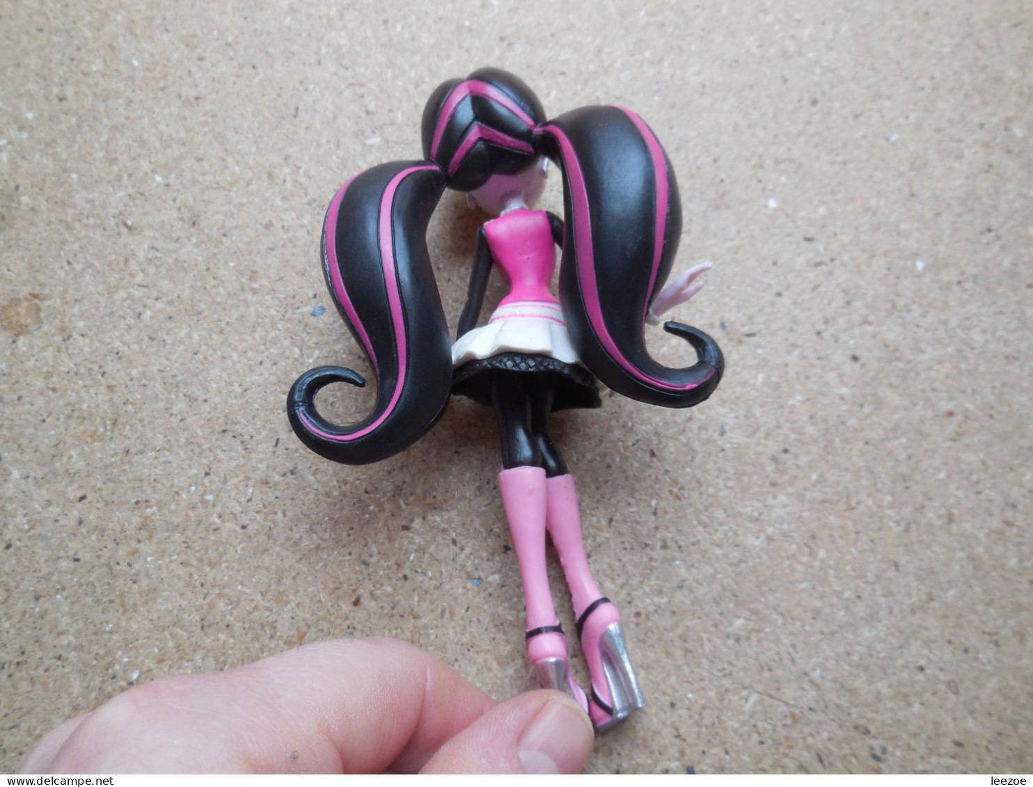 MONSTER HIGH, Beau Lot De Figurines Monster High, Voir Toutes Les Photos................ref N30/P.A - Autres & Non Classés