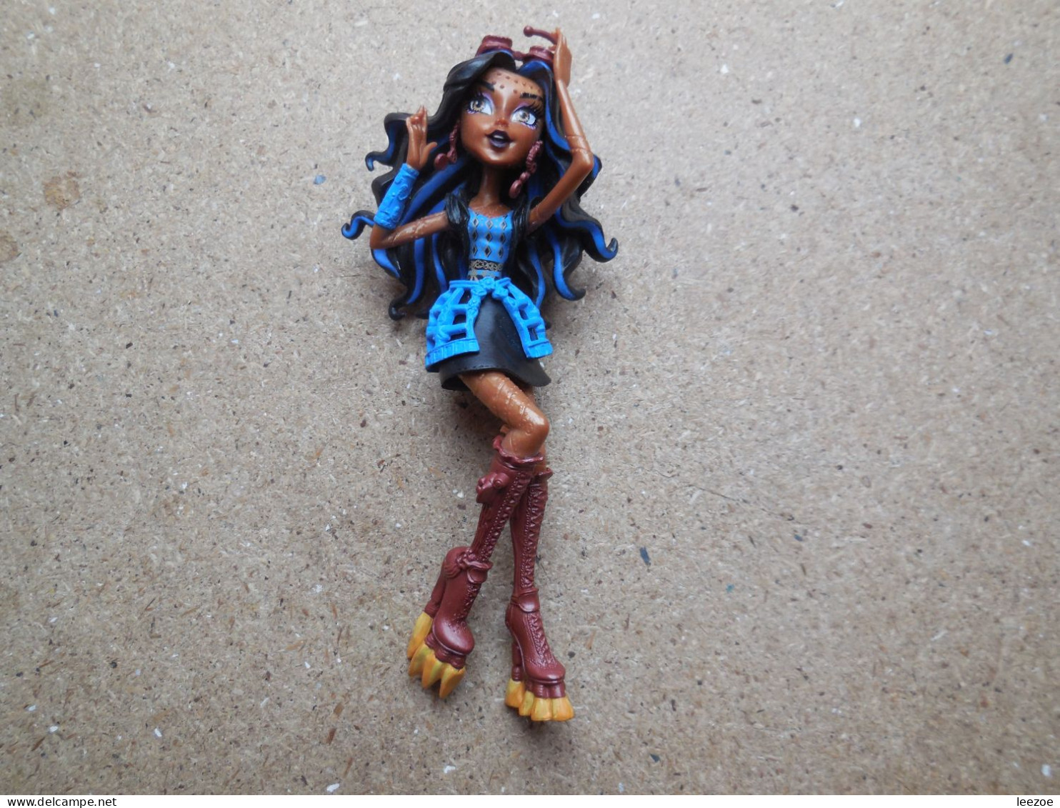 MONSTER HIGH, beau lot de figurines Monster High, voir toutes les photos................ref N30/P.A