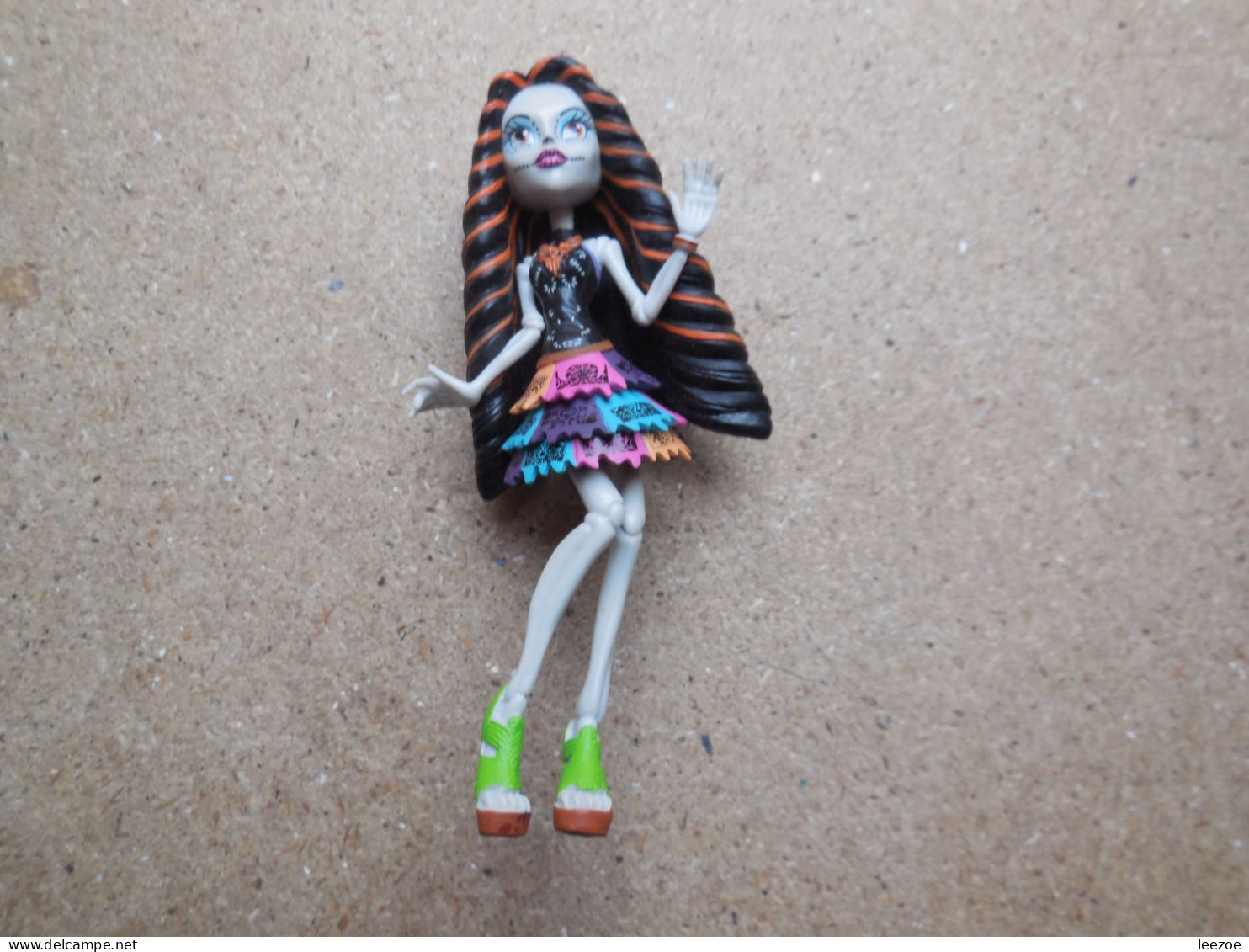 MONSTER HIGH, beau lot de figurines Monster High, voir toutes les photos................ref N30/P.A