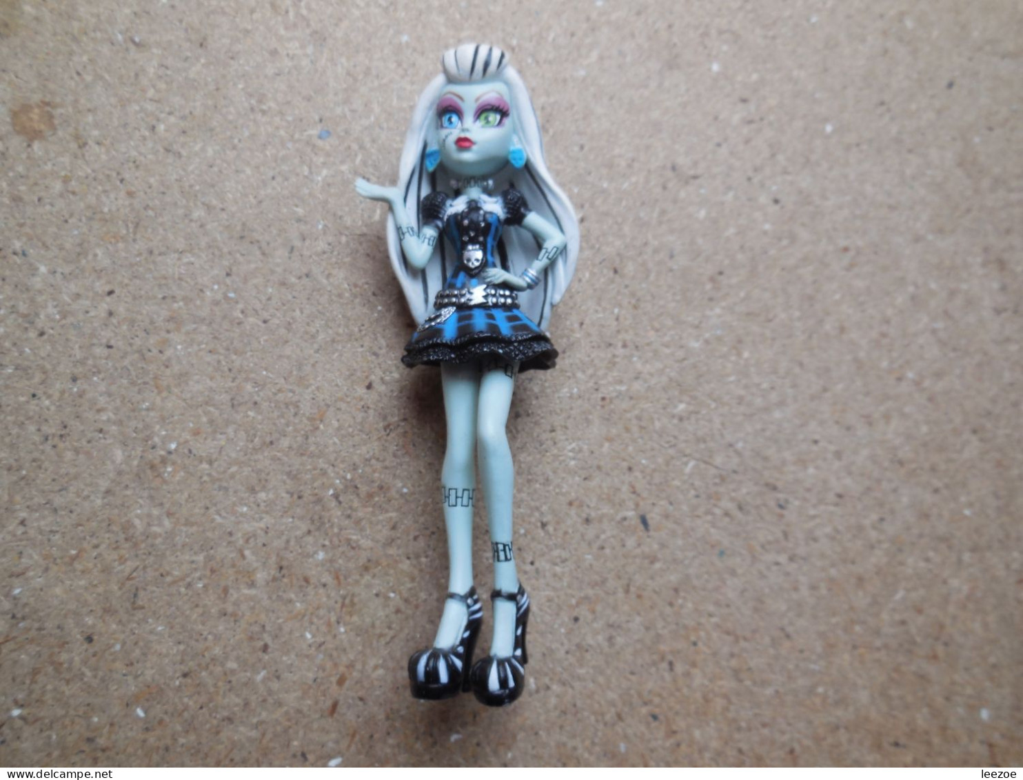 MONSTER HIGH, beau lot de figurines Monster High, voir toutes les photos................ref N30/P.A