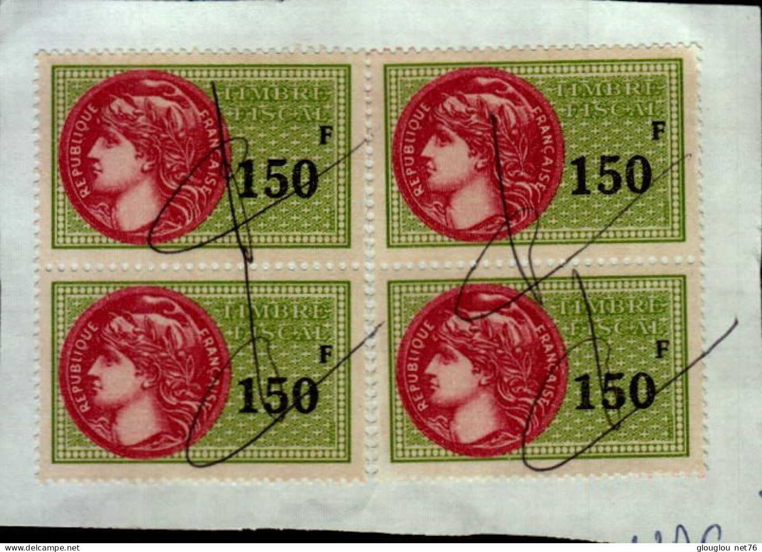4 TIMBRES FISCAUX A 150 F   COLLES SUR UNE FEUILLE - Stamps