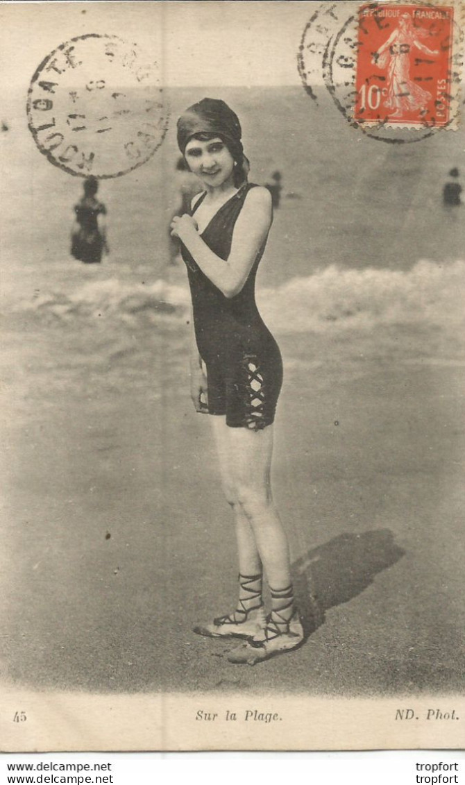 CG1 / / CARTE Postale CPA Ancienne Jeune Fille Sur La Plage MAILLOT DE BAIN Sexy Girl Beach HOULGATE - Pin-Ups