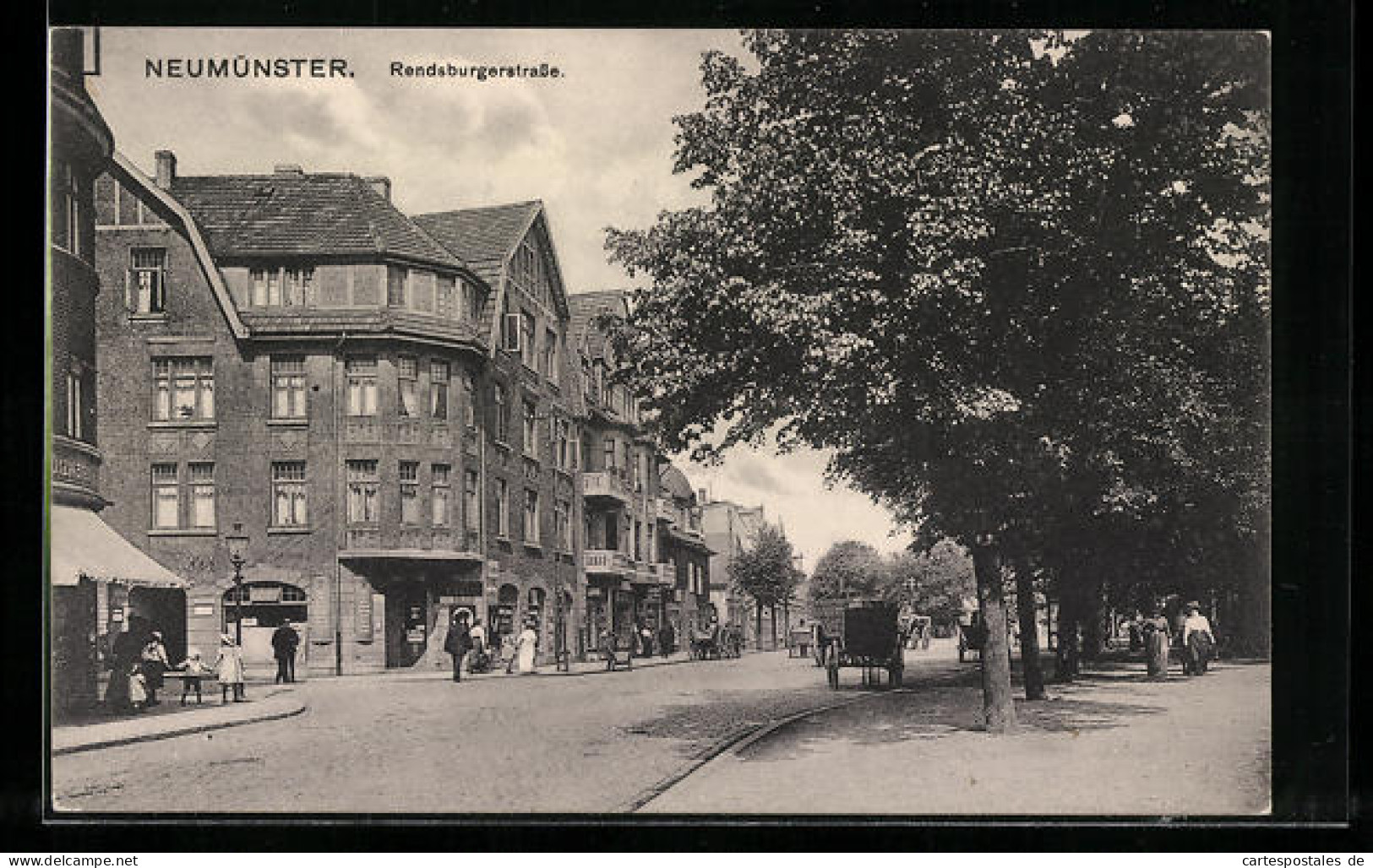 AK Neumünster, Rendsburgerstrasse Mit Passanten Und Geschäften  - Rendsburg