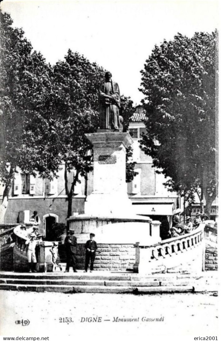 Digne. Réunion Autour Du Monument Gassendi. - Digne