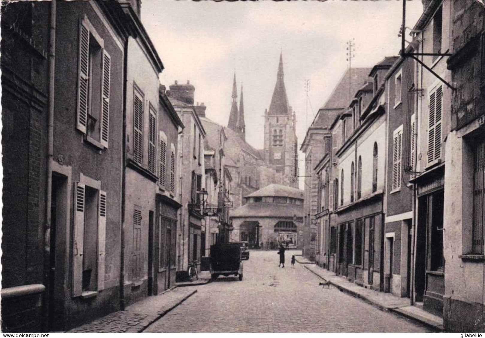 91 - Essonne -  DOURDAN - La Rue St Pierre - Dourdan