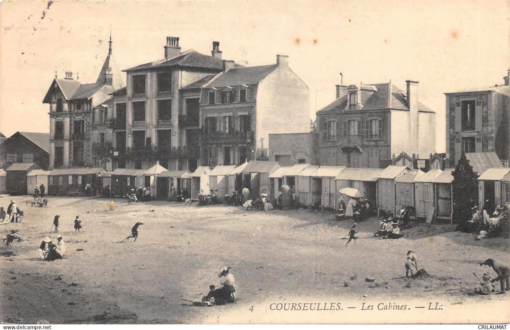 14-COURSEULLES SUR MER-LES CABINES-ANIMEE-N T6018-E/0375 - Courseulles-sur-Mer