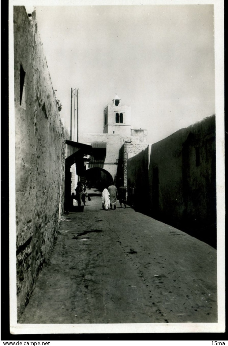 TUNIS Une Rue Arabe La Cigogne - Tunisia