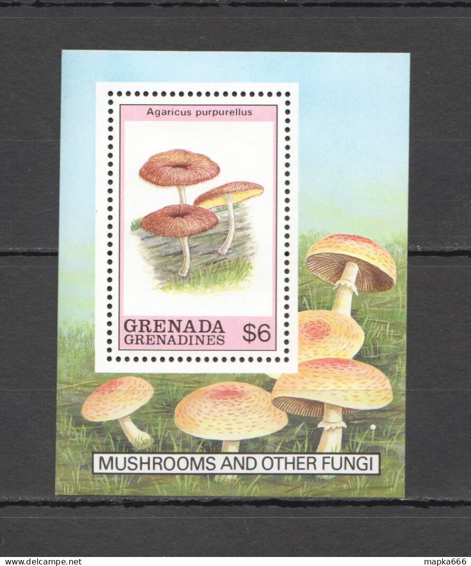 B1090 Grenada Grenadines Flora Nature Mushrooms & Other Fungi 1Bl Mnh - Paddestoelen