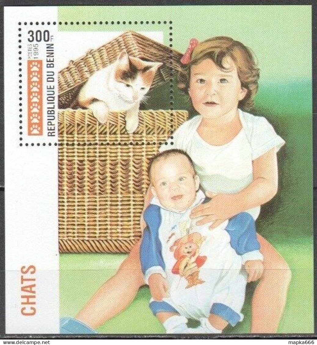 B1126 1998 Benin Fauna Domestic Animals Pets Cats 1Bl Mnh - Chats Domestiques