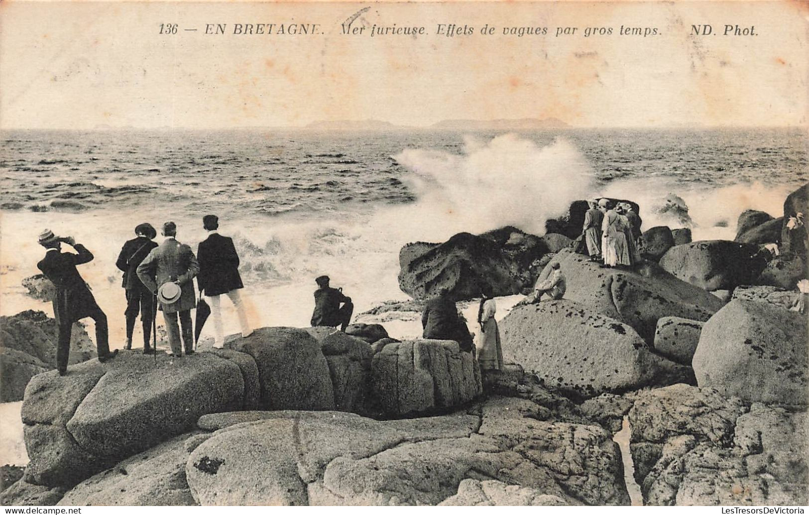 FRANCE - En Bretagne - Mer Furieuse - Effets De Vagues Par Gros Temps - Animé - La Mer - Carte Postale Ancienne - Bretagne