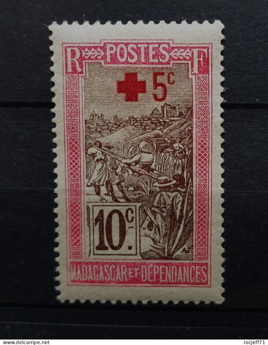 04 - 24 -  Madagascar N° 121 * - MH - Croix Rouge - Nuovi