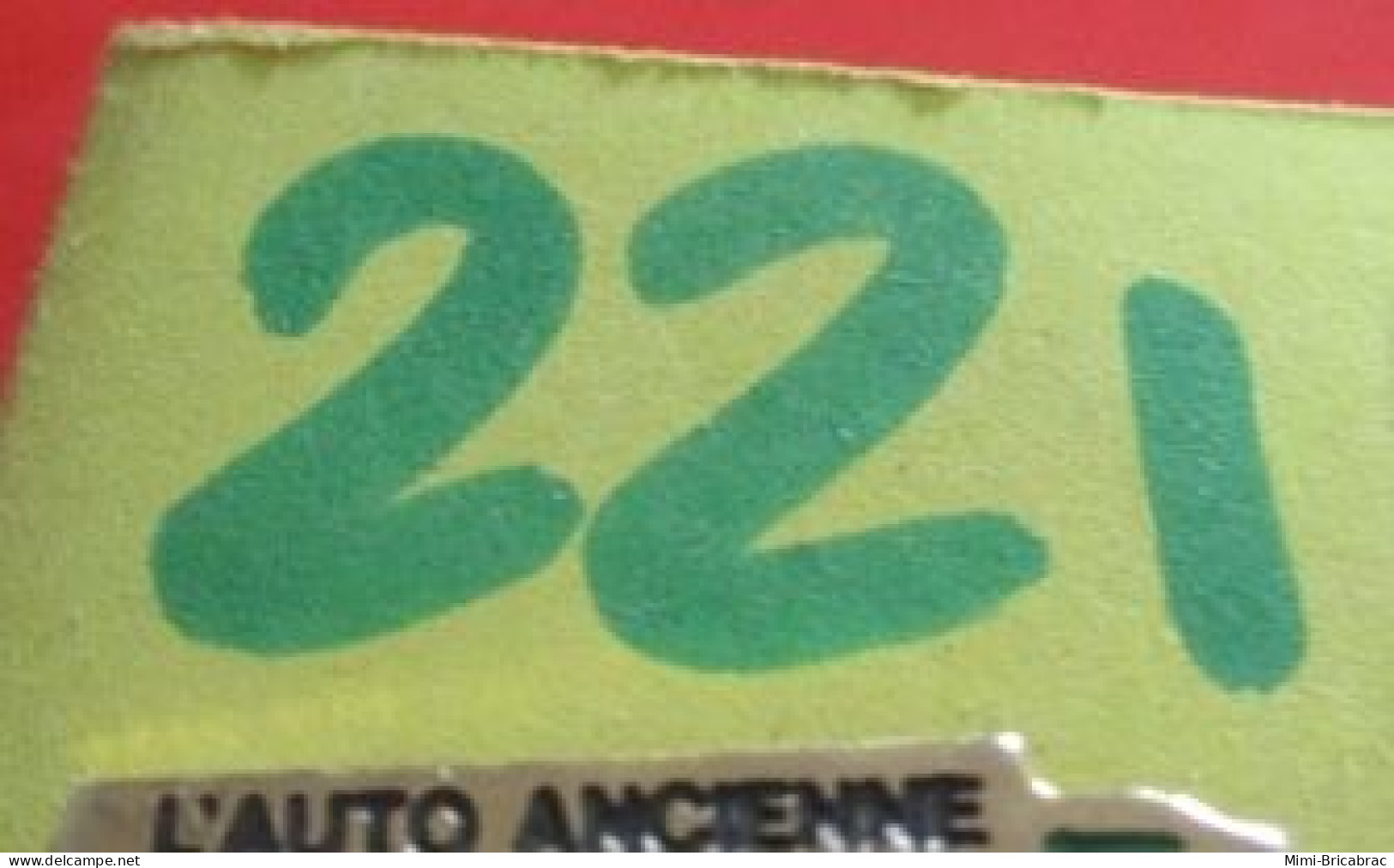 221 Pin's Pins : BEAU ET RARE / MARQUES / YVES TOURTE PEINTRE PALETTE PINCEAU PEINTURE - Marche