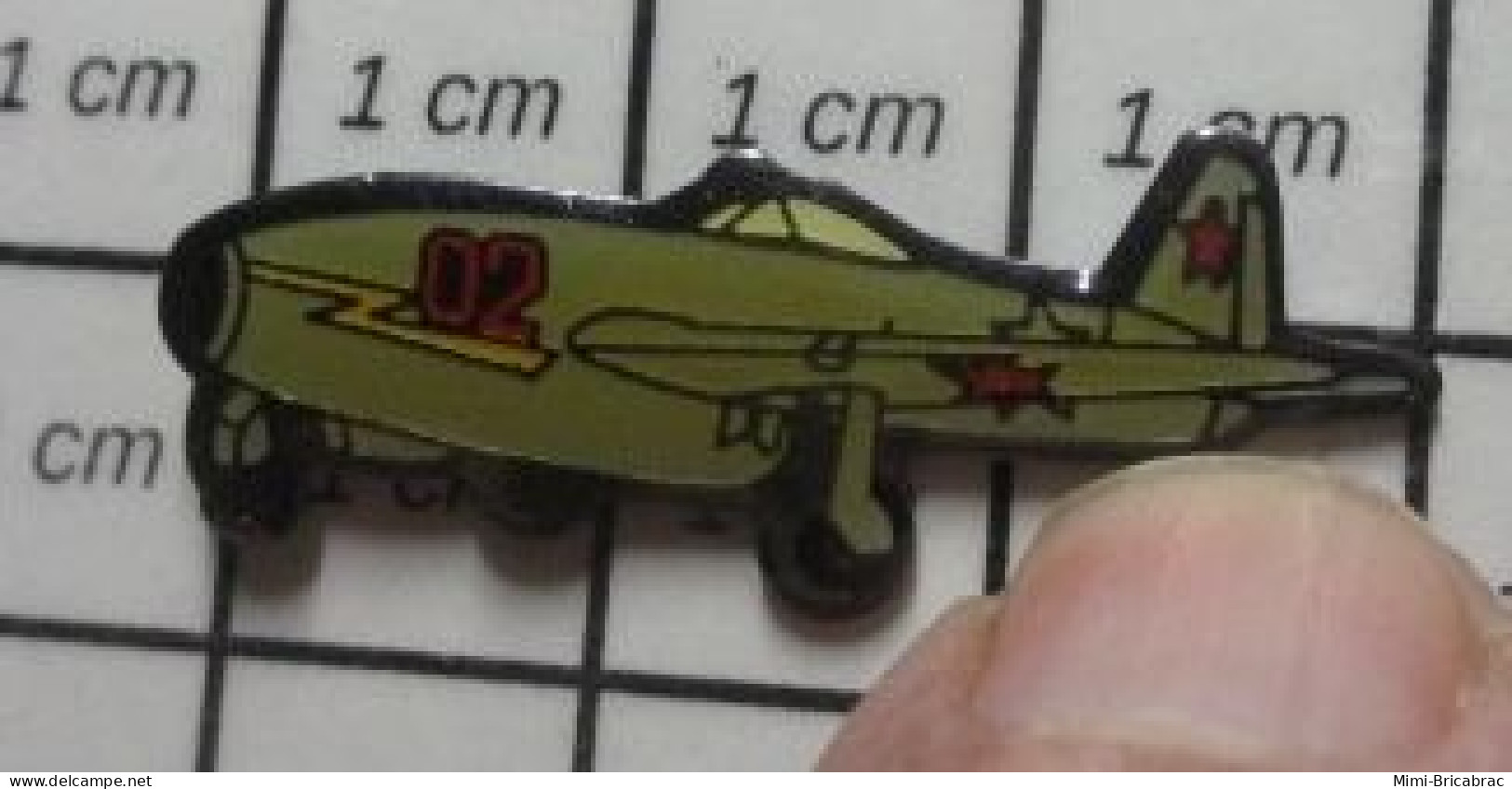 2922 Pin's Pins / Beau Et Rare / THEME : AVIATION / JET URSS MIG 9 - Vliegtuigen