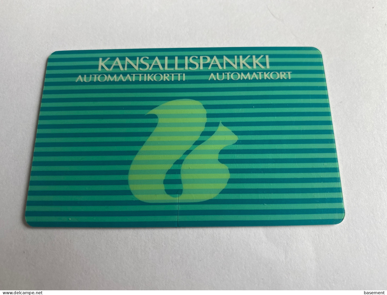 - 1 - Finland Older Bank Card Magnetic ( Small Crack Bottom ) - Geldkarten (Ablauf Min. 10 Jahre)