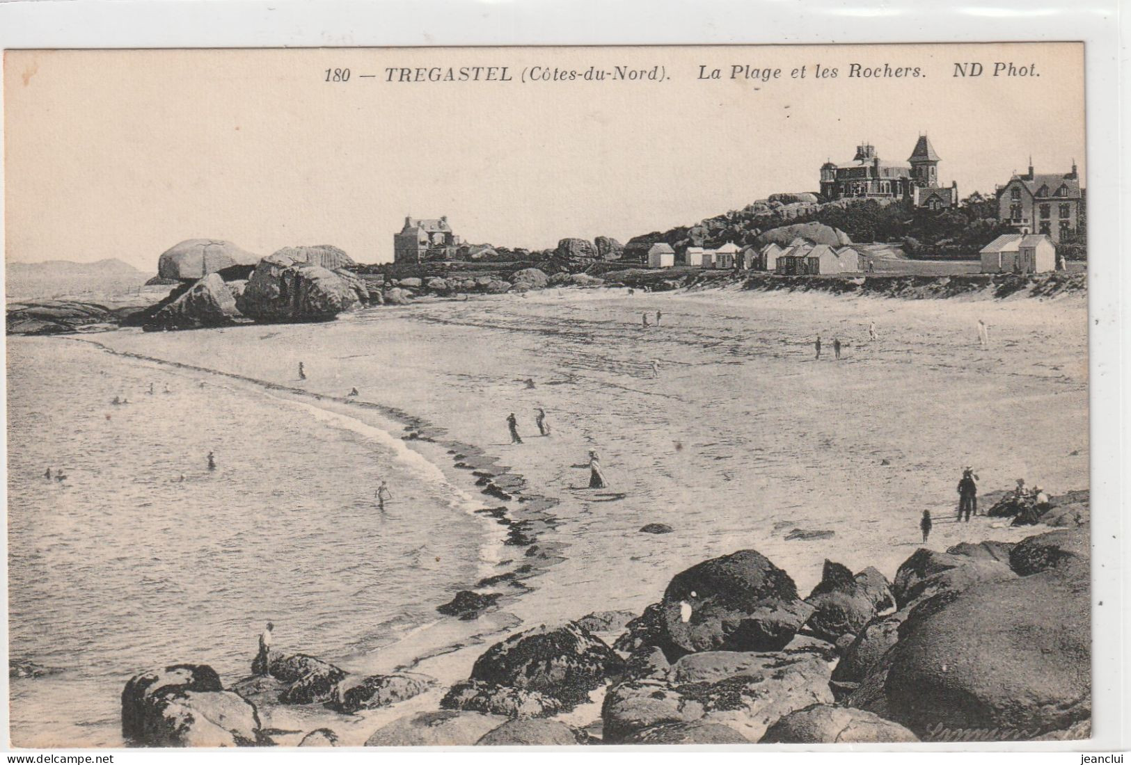 180. TREGASTEL . LA PLAGE ET LES ROCHERS  .  CARTE NON ECRITE - Trégastel