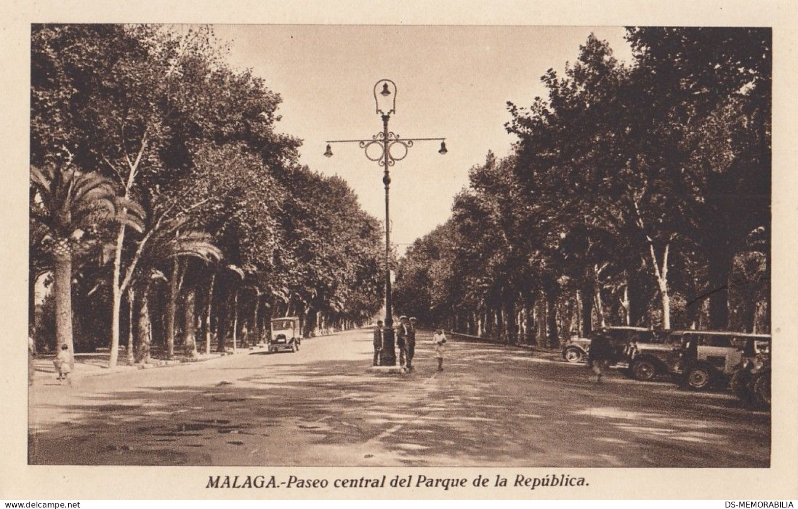 Malaga - Paseo Central Del Parque De La Republica - Málaga