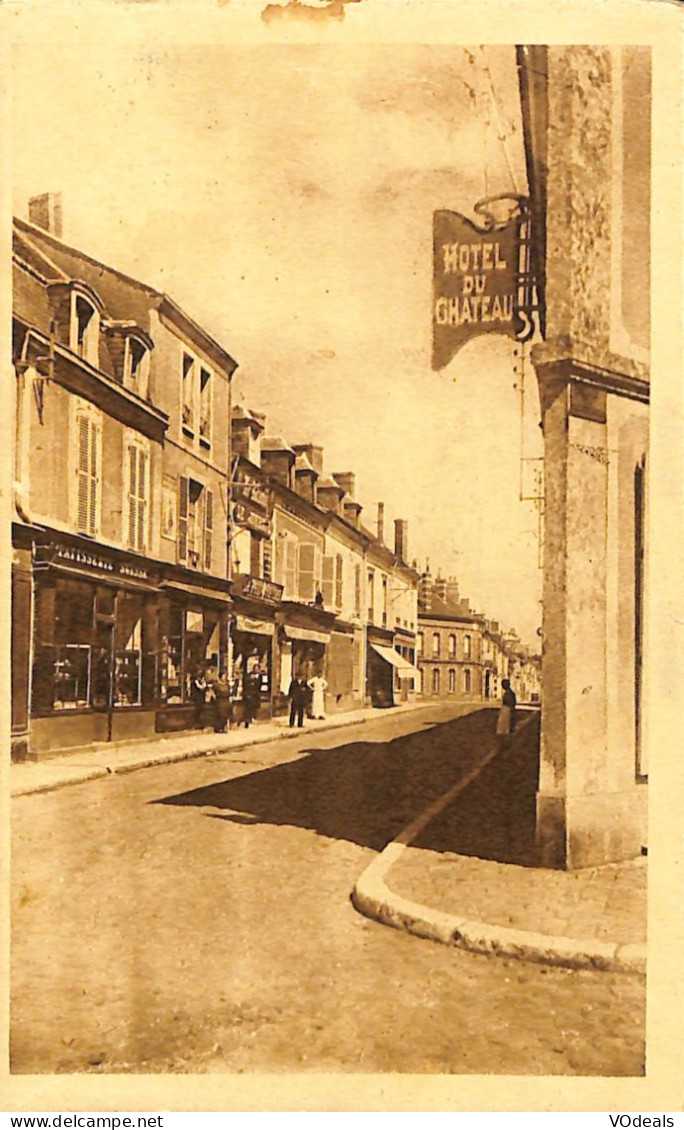 France (28) Eure Et Loire - Chateaudun - La Rue De Chartres - Chateaudun