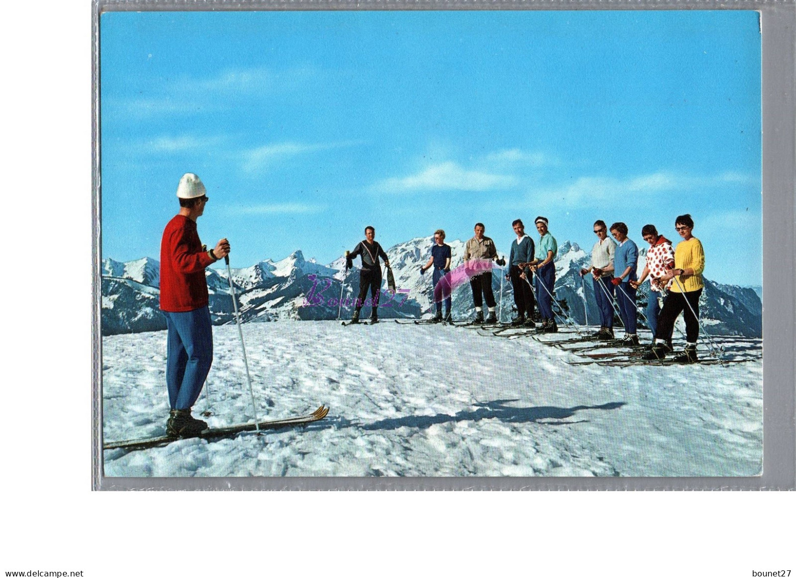 Théme Sport - Un Groupe De Skieur  Moniteur Hiver Neige Ski Homme Femme Carte Vierge  - Deportes De Invierno
