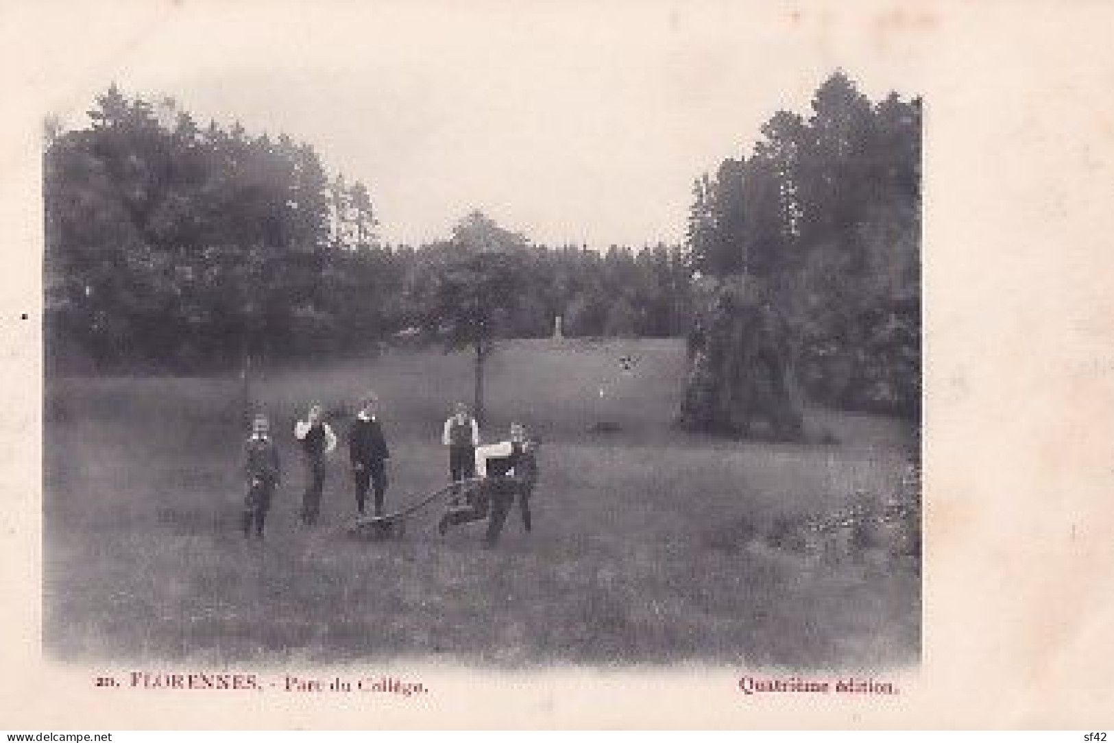 FLORENNES                      PARC DU COLLEGE    20    ELEVES JOUANT AVEC UNE TONDEUSE       PRECURSEUR - Florennes