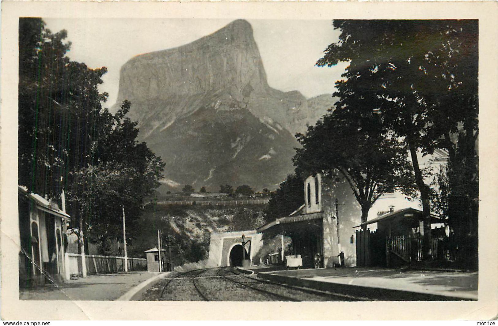 CHELLES MENS - La Gare. - Gares - Sans Trains