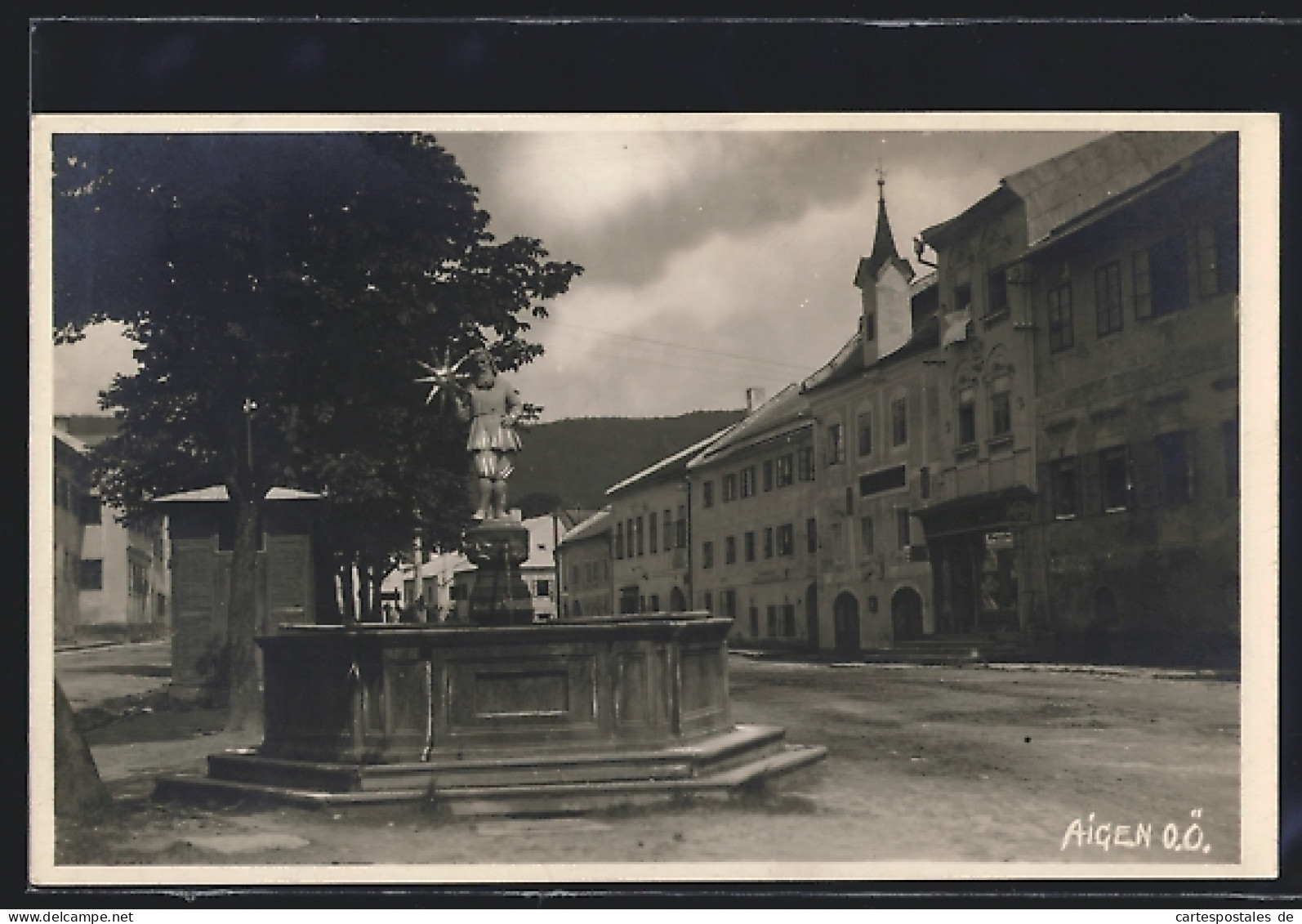 AK Aigen, Strassenpartie Mit Brunnen  - Autres & Non Classés