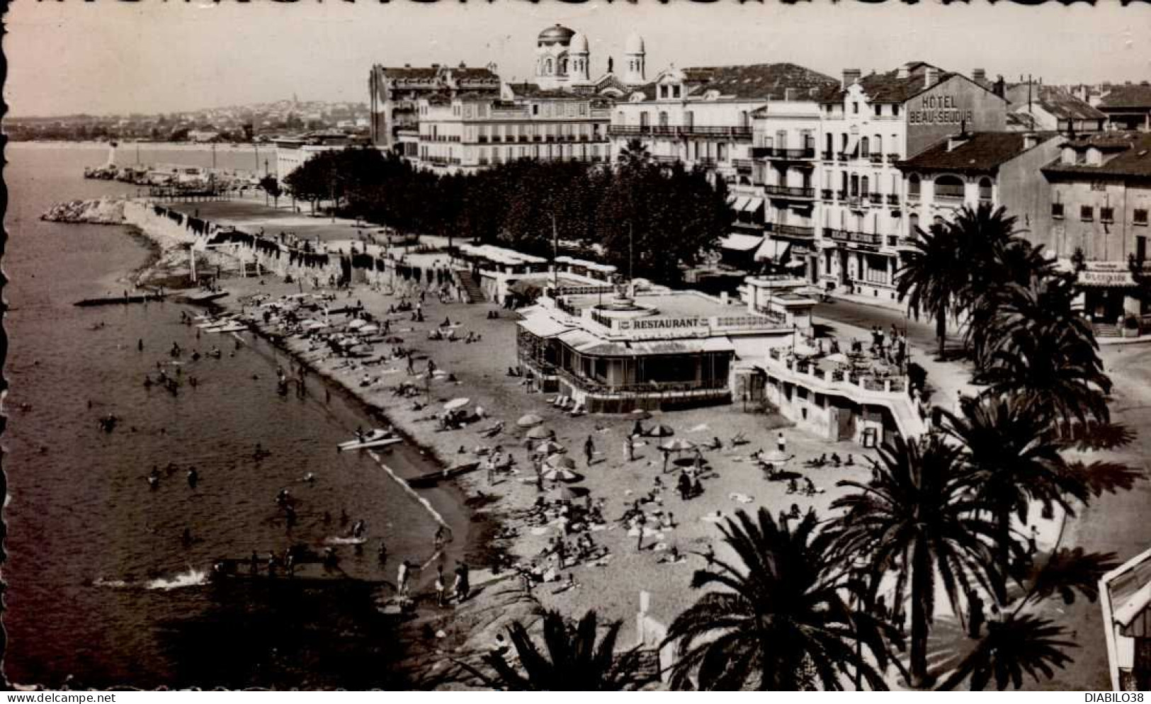 SAINT-RAPHAEL   ( VAR )   VUE D ' ENSEMBLE DE LA PLAGE - Saint-Raphaël