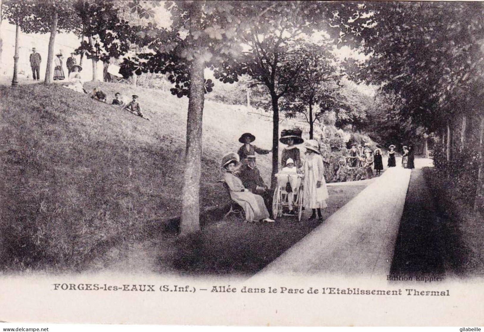 76 - Seine Maritime - FORGES Les EAUX - Allée Dans Le Parc De L établissement Thermal - Forges Les Eaux