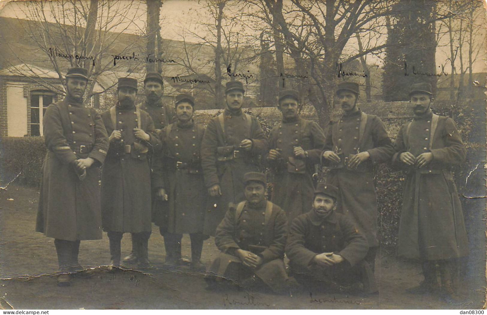 CARTE PHOTO NON IDENTIFIEE PELOTON DE DIX SOLDATS AVEC LE BARDA - To Identify