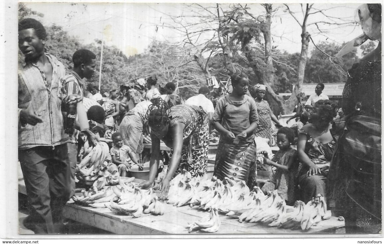 AFRIQUE CONGO FRANCAIS.  ATTENTION PHOTO D UN MARCHE DIM 140 X 85 - Congo Francés