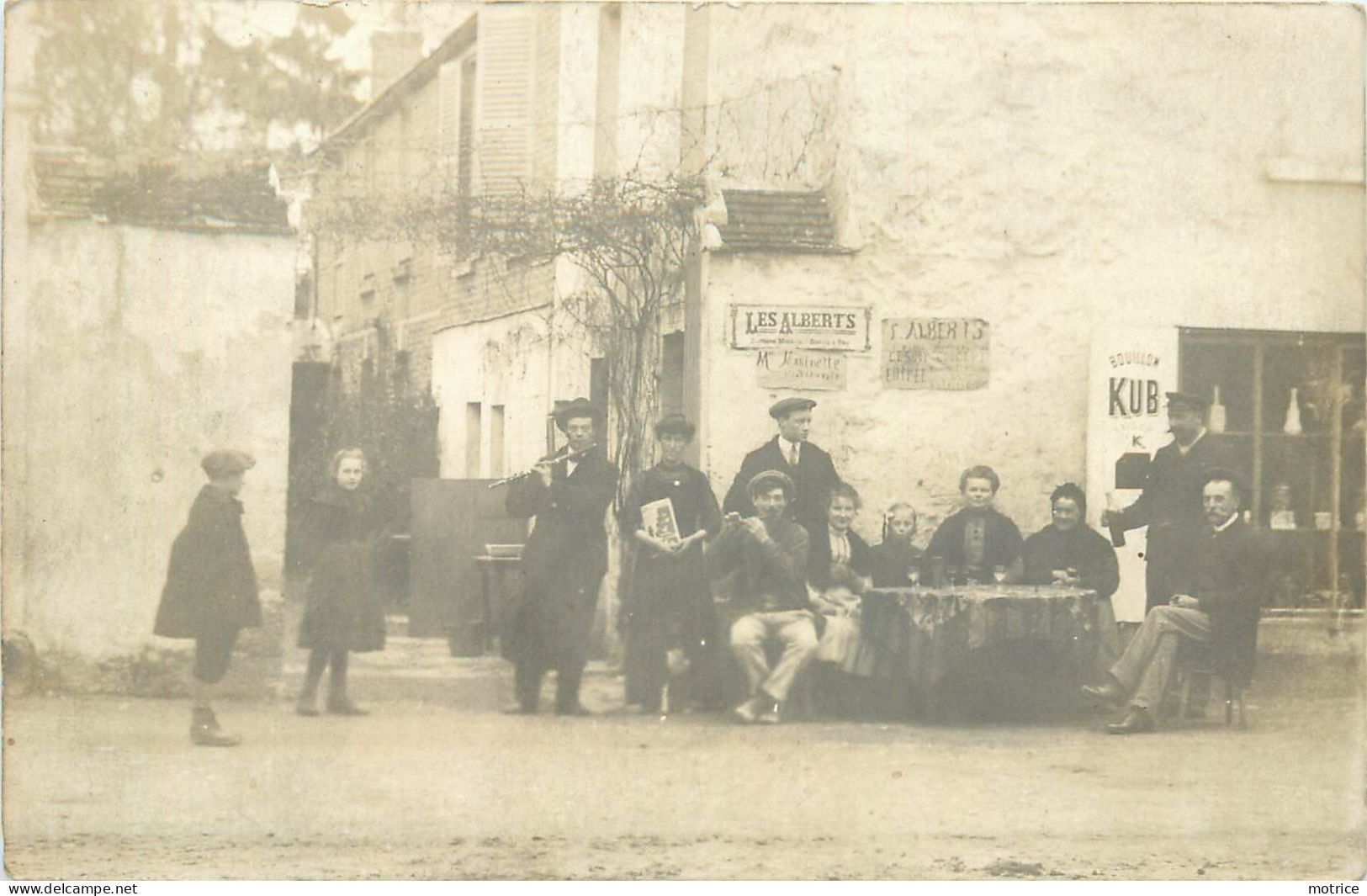 CARTE PHOTO - Les Alberts, Café Spectacle, Vue à Localiser. - Zu Identifizieren