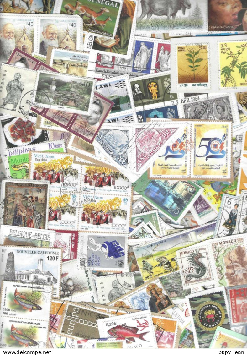 1 Kg TIMBRES MONDE - Petits Et Grands Formats-  Sur Fragments - En Provenance Des Missions - Vrac (min 1000 Timbres)