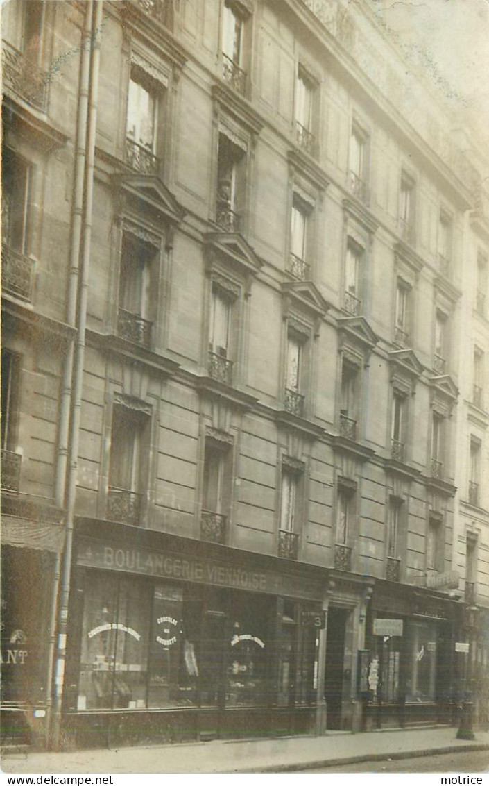 CARTE PHOTO -Boulangerie Et Coiffeur, Vue à Localiser Paris? - Da Identificare