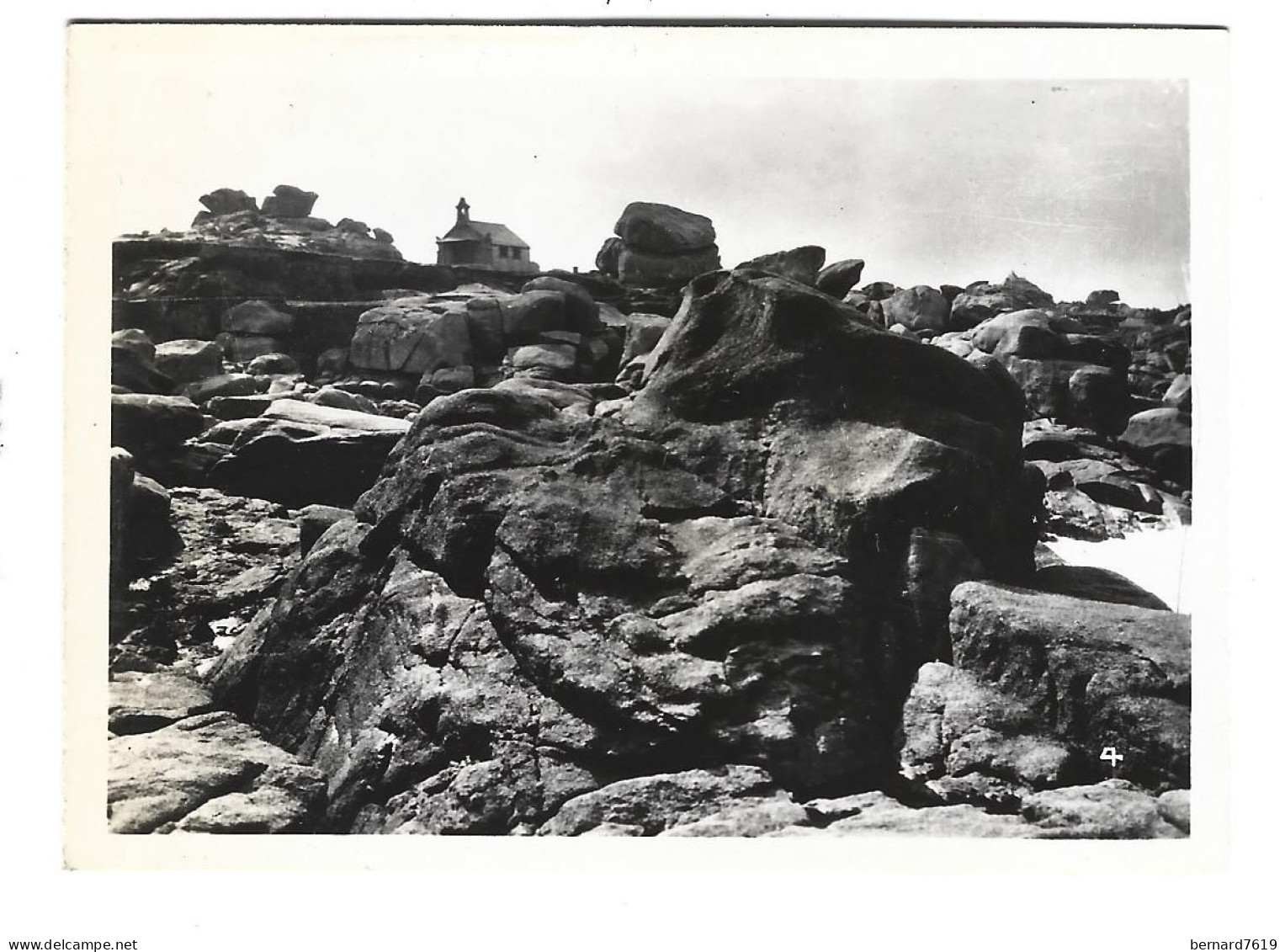 Photo Ancienne -  22 Ploumanach -le Phare - Annee  Juillet 1950 - Places