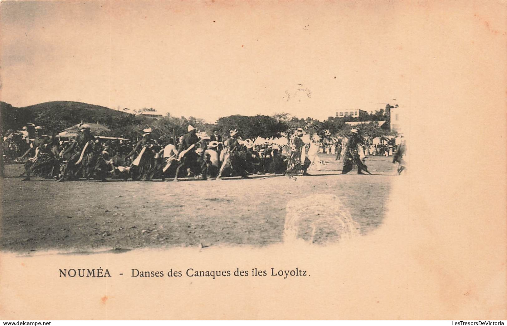 NOUVELLE CALEDONIE - Nouméa - Danses Des Canaques Des îles Loyoltz - Animé - Carte Postale Ancienne - Nouvelle-Calédonie