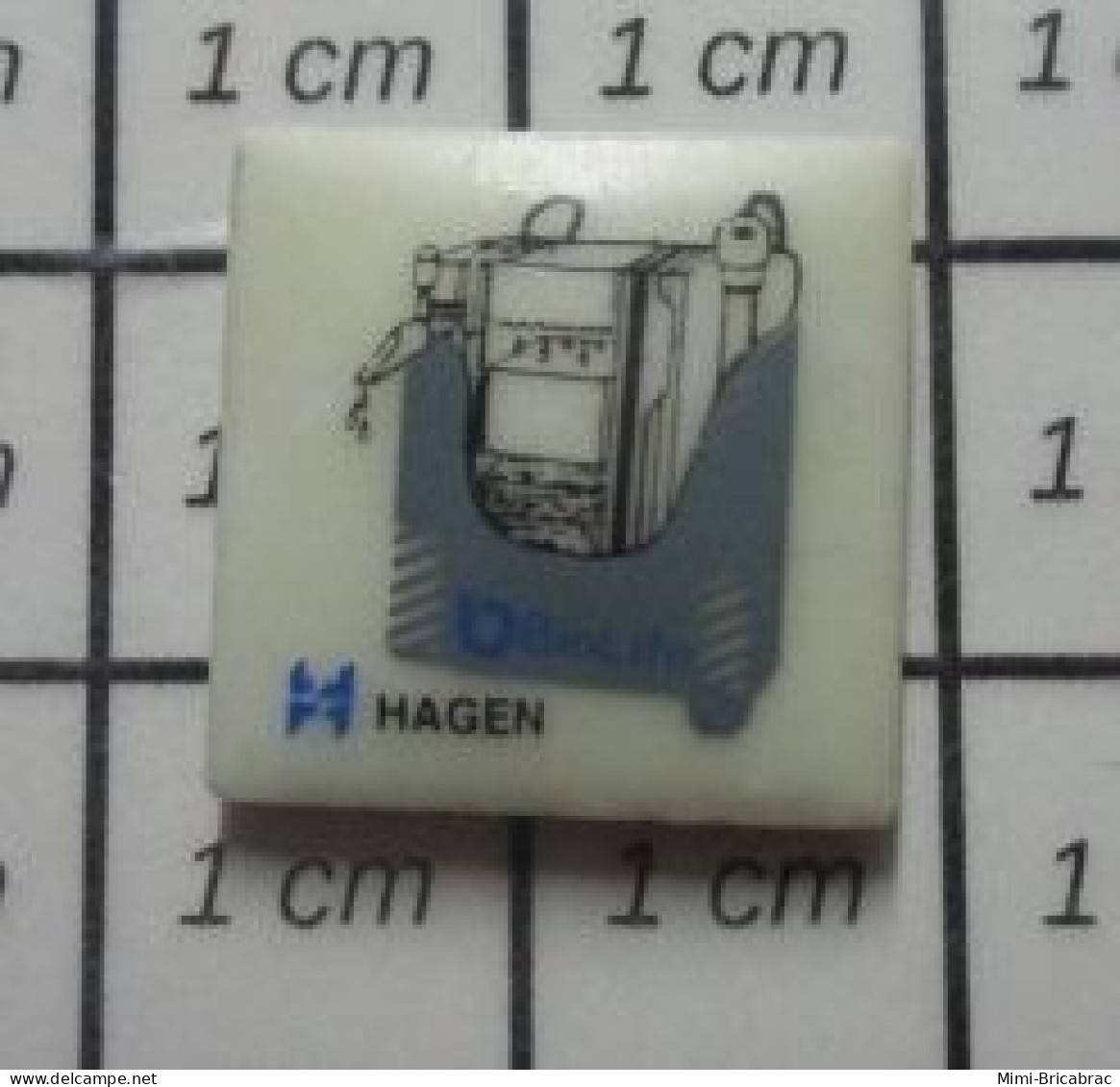 812G Pin's Pins / Beau Et Rare / MARQUES / Céramique Ou Porcelaine Limoges HAGEN BIOLIFE Pas Nina ! - Städte